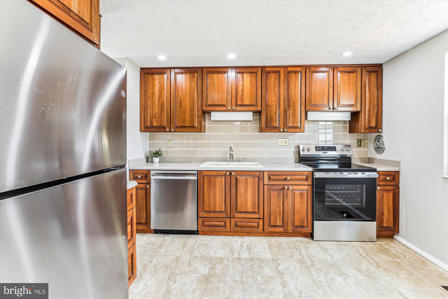 7006 BEDROCK RD, ALEXANDRIA, Virginia 22306, 3 Bedrooms Bedrooms, ,2 BathroomsBathrooms,Residential,For sale,7006 BEDROCK RD,VAFX2255860 MLS # VAFX2255860