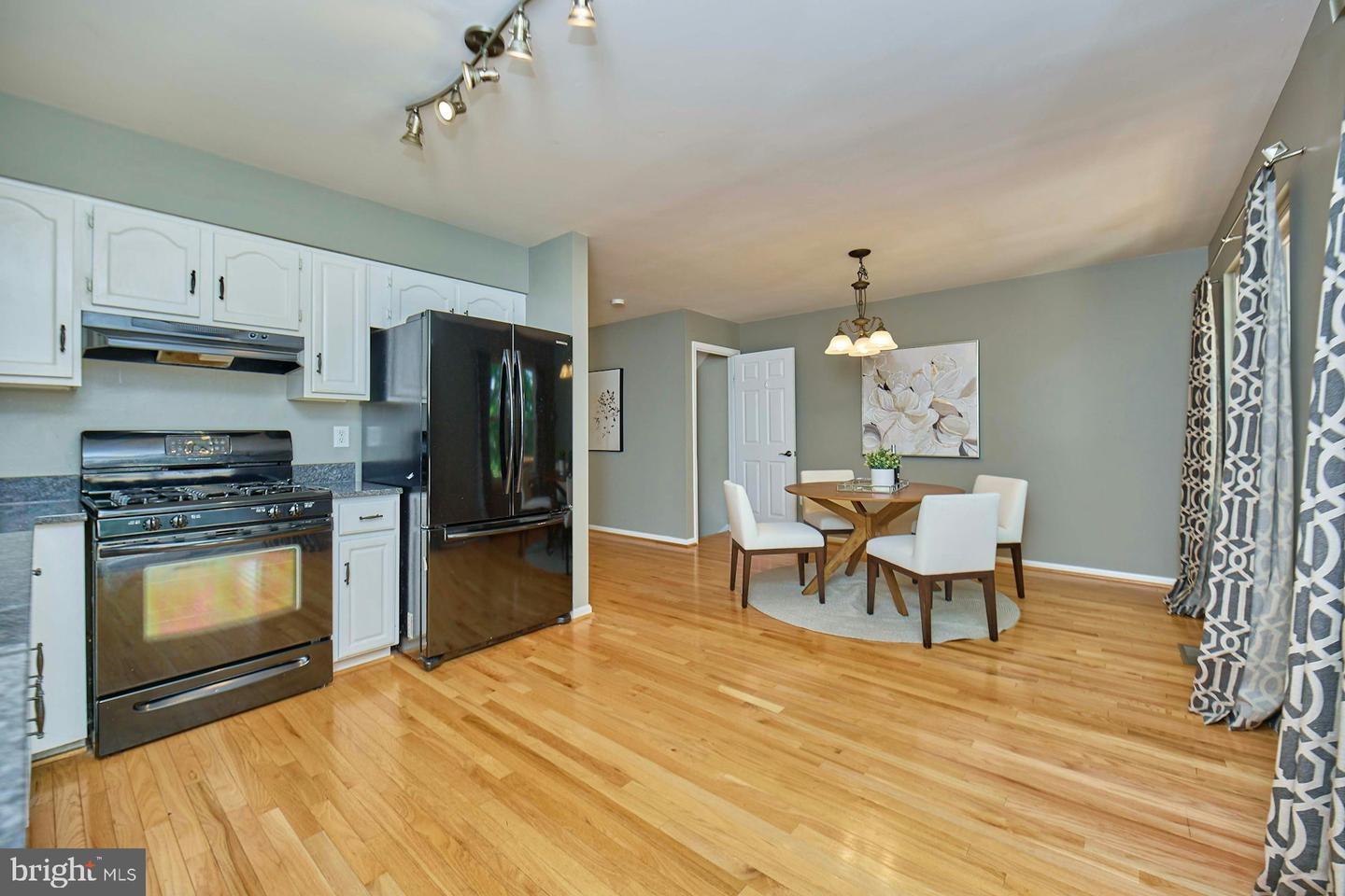 7084 SOLOMON SEAL CT, SPRINGFIELD, Virginia 22152, 3 Bedrooms Bedrooms, ,3 BathroomsBathrooms,Residential,For sale,7084 SOLOMON SEAL CT,VAFX2255918 MLS # VAFX2255918