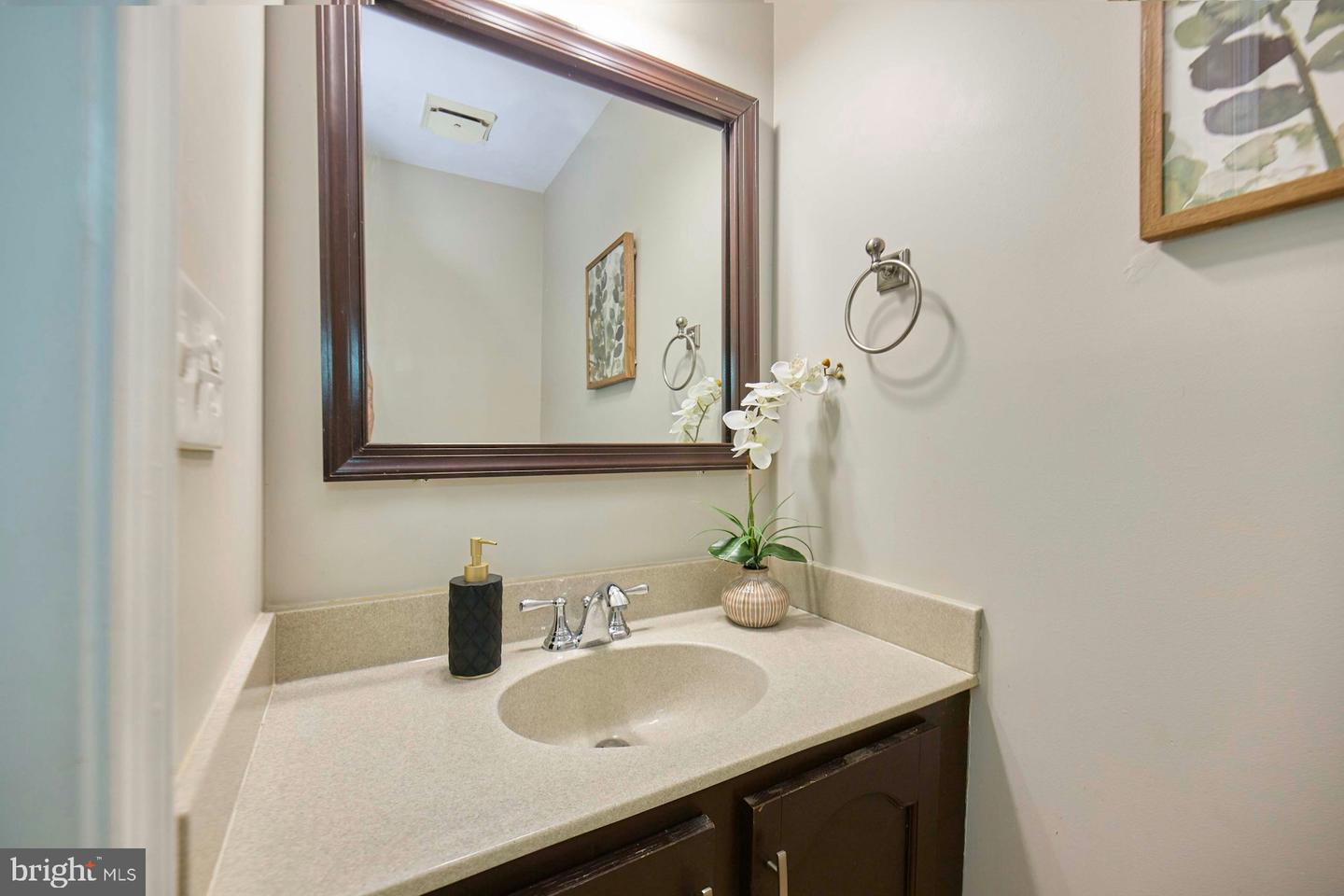 7084 SOLOMON SEAL CT, SPRINGFIELD, Virginia 22152, 3 Bedrooms Bedrooms, ,3 BathroomsBathrooms,Residential,For sale,7084 SOLOMON SEAL CT,VAFX2255918 MLS # VAFX2255918