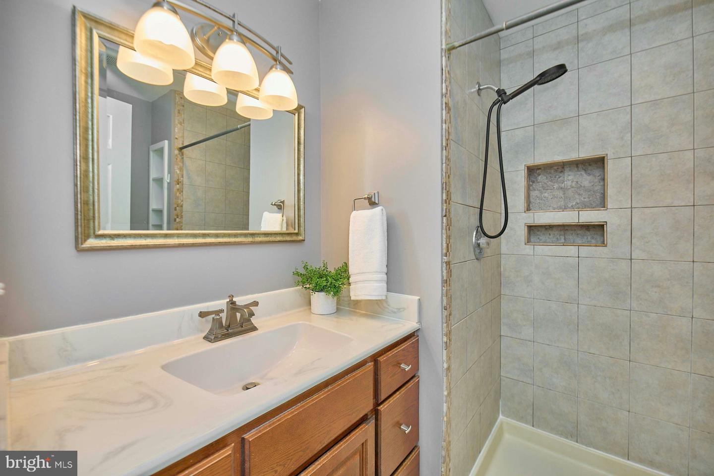 7084 SOLOMON SEAL CT, SPRINGFIELD, Virginia 22152, 3 Bedrooms Bedrooms, ,3 BathroomsBathrooms,Residential,For sale,7084 SOLOMON SEAL CT,VAFX2255918 MLS # VAFX2255918
