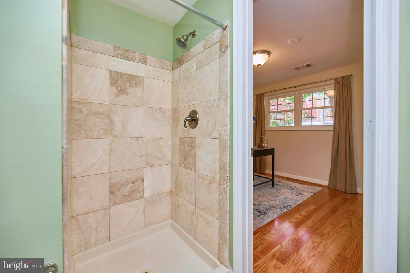 7084 SOLOMON SEAL CT, SPRINGFIELD, Virginia 22152, 3 Bedrooms Bedrooms, ,3 BathroomsBathrooms,Residential,For sale,7084 SOLOMON SEAL CT,VAFX2255918 MLS # VAFX2255918