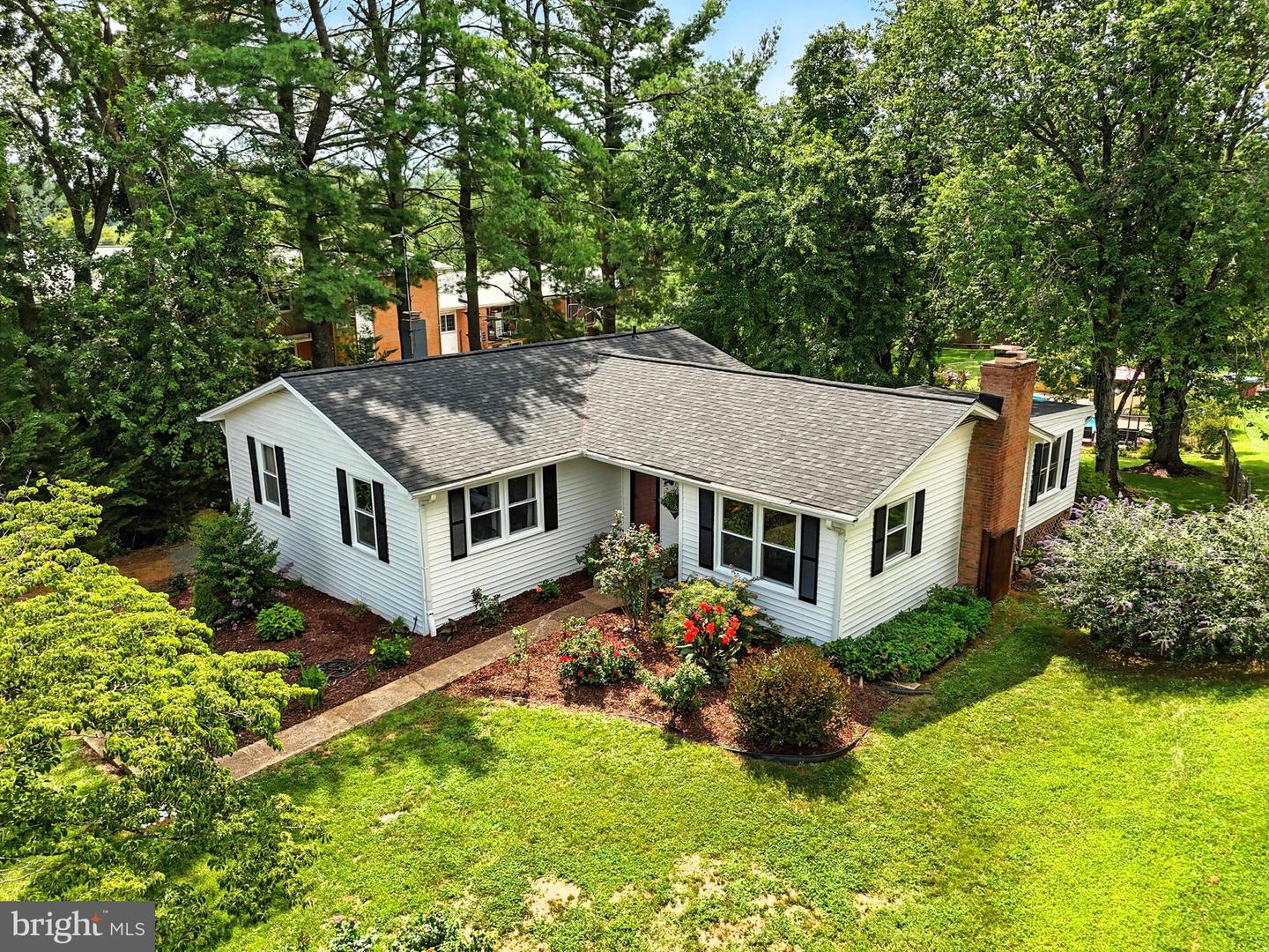 28 PIEDMONT ST, WARRENTON, Virginia 20186, 4 Bedrooms Bedrooms, ,3 BathroomsBathrooms,Residential,For sale,28 PIEDMONT ST,VAFQ2017476 MLS # VAFQ2017476