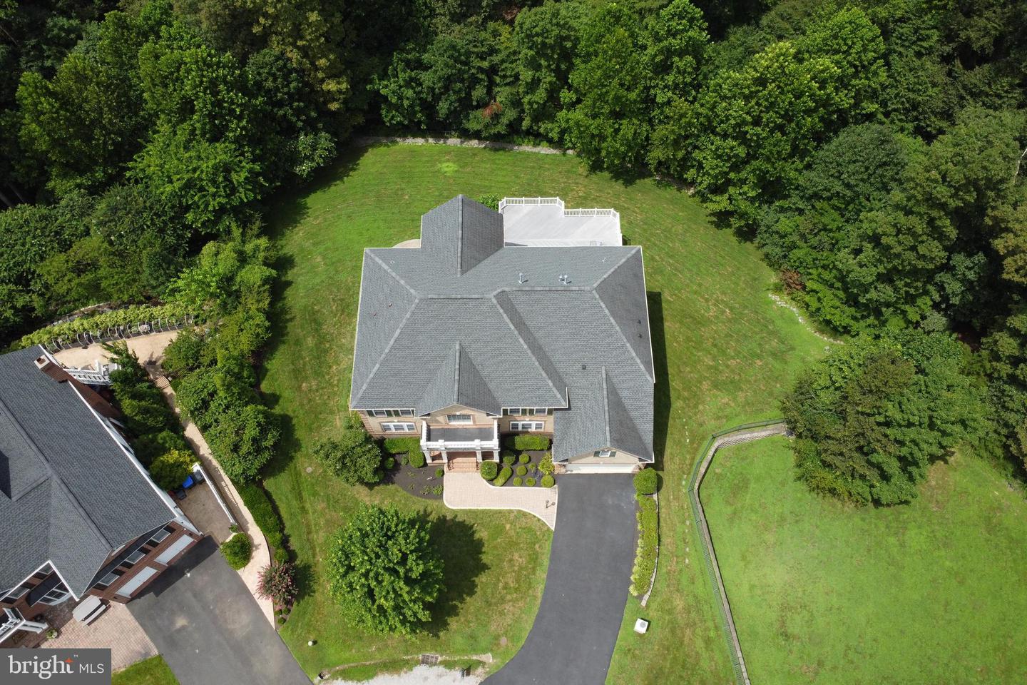 9336 ELKHORNE RUN CT, LORTON, Virginia 22079, 5 Bedrooms Bedrooms, ,5 BathroomsBathrooms,Residential,For sale,9336 ELKHORNE RUN CT,VAFX2256014 MLS # VAFX2256014