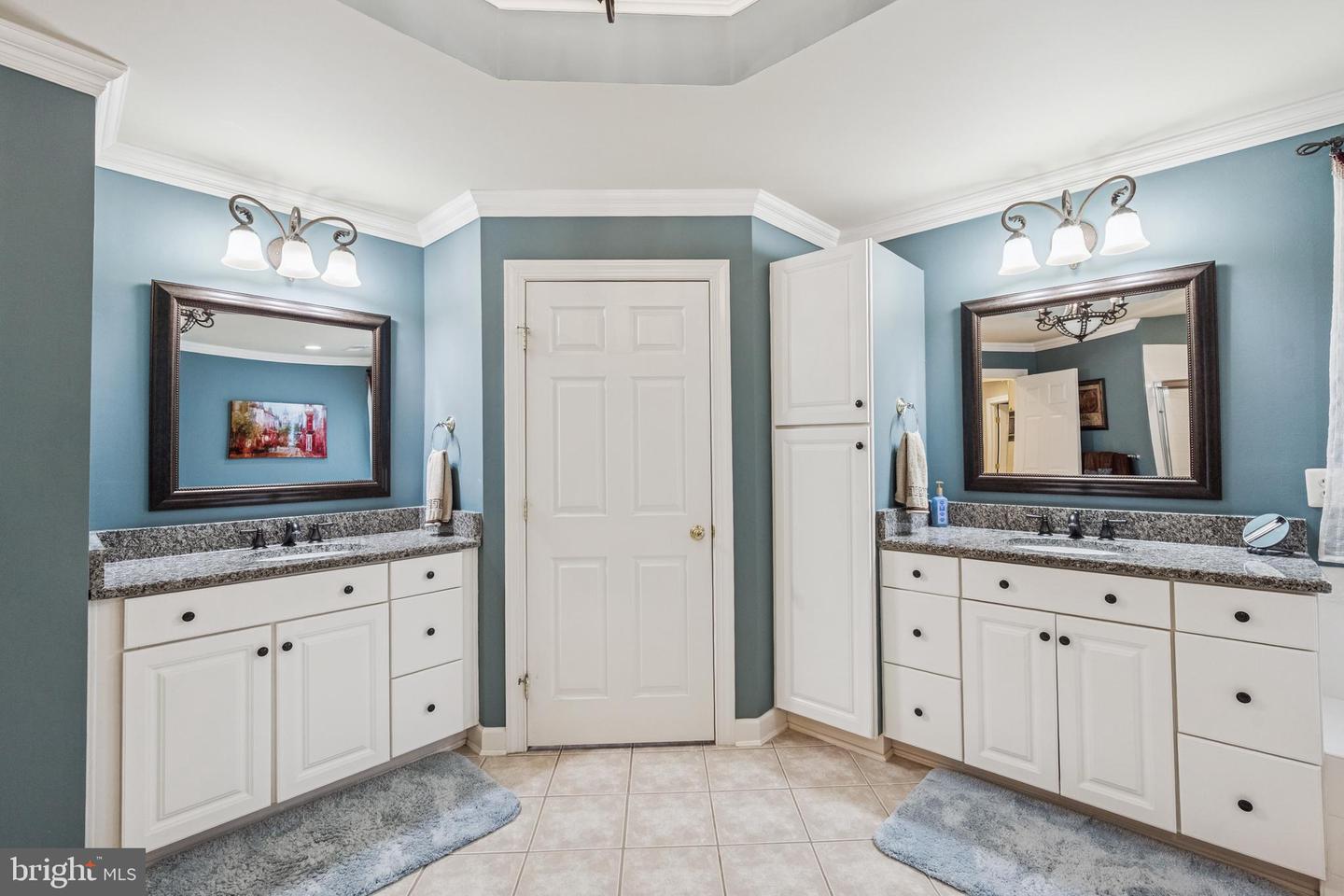 9336 ELKHORNE RUN CT, LORTON, Virginia 22079, 5 Bedrooms Bedrooms, ,5 BathroomsBathrooms,Residential,For sale,9336 ELKHORNE RUN CT,VAFX2256014 MLS # VAFX2256014