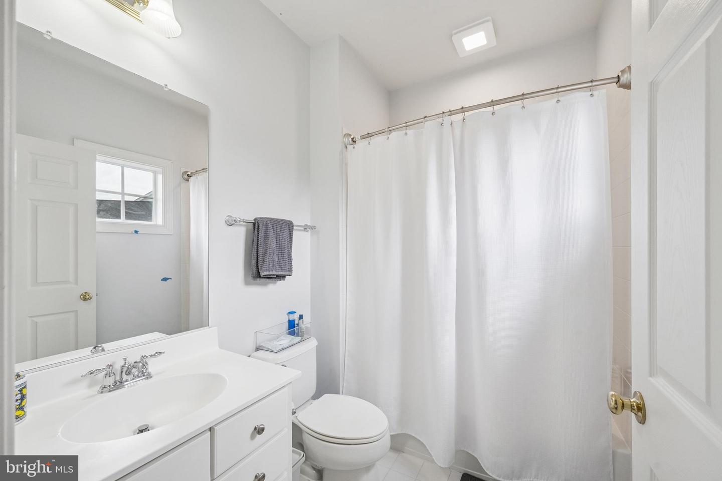 9336 ELKHORNE RUN CT, LORTON, Virginia 22079, 5 Bedrooms Bedrooms, ,5 BathroomsBathrooms,Residential,For sale,9336 ELKHORNE RUN CT,VAFX2256014 MLS # VAFX2256014