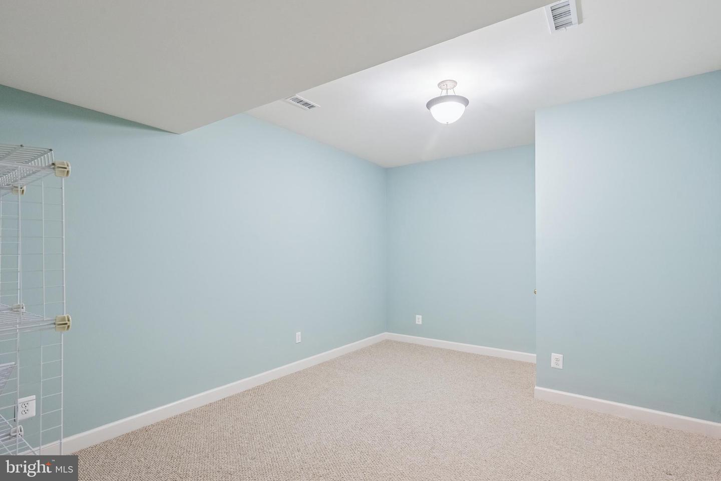 9336 ELKHORNE RUN CT, LORTON, Virginia 22079, 5 Bedrooms Bedrooms, ,5 BathroomsBathrooms,Residential,For sale,9336 ELKHORNE RUN CT,VAFX2256014 MLS # VAFX2256014