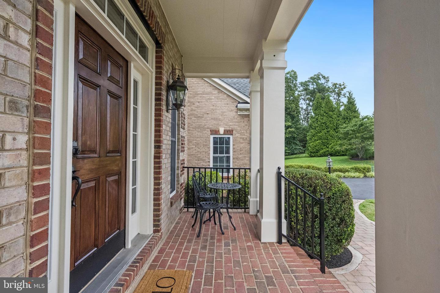 9336 ELKHORNE RUN CT, LORTON, Virginia 22079, 5 Bedrooms Bedrooms, ,5 BathroomsBathrooms,Residential,For sale,9336 ELKHORNE RUN CT,VAFX2256014 MLS # VAFX2256014