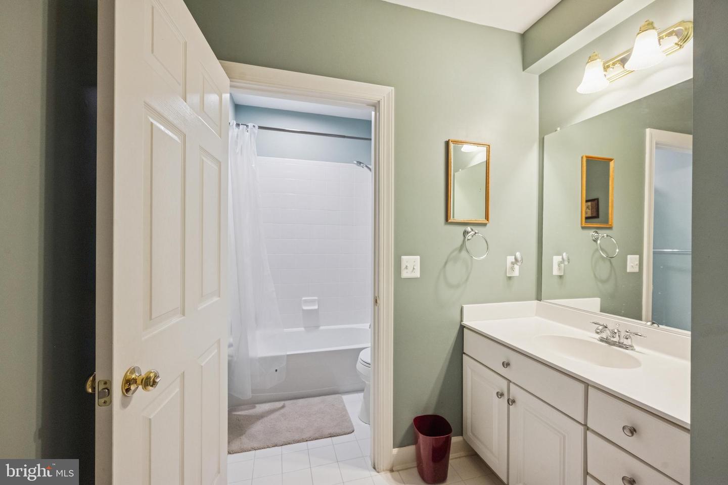 9336 ELKHORNE RUN CT, LORTON, Virginia 22079, 5 Bedrooms Bedrooms, ,5 BathroomsBathrooms,Residential,For sale,9336 ELKHORNE RUN CT,VAFX2256014 MLS # VAFX2256014