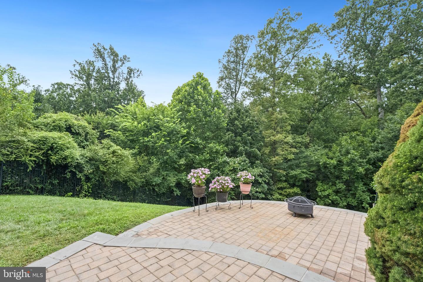 9336 ELKHORNE RUN CT, LORTON, Virginia 22079, 5 Bedrooms Bedrooms, ,5 BathroomsBathrooms,Residential,For sale,9336 ELKHORNE RUN CT,VAFX2256014 MLS # VAFX2256014