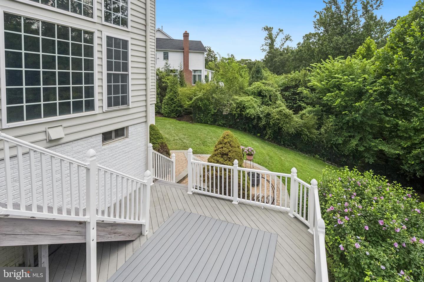9336 ELKHORNE RUN CT, LORTON, Virginia 22079, 5 Bedrooms Bedrooms, ,5 BathroomsBathrooms,Residential,For sale,9336 ELKHORNE RUN CT,VAFX2256014 MLS # VAFX2256014