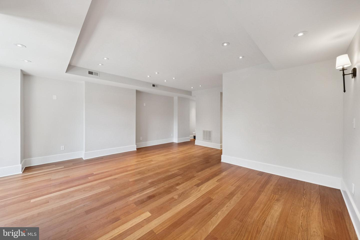 1849 CALVERT ST NW, WASHINGTON, District Of Columbia 20009, 4 Bedrooms Bedrooms, ,3 BathroomsBathrooms,Residential,For sale,1849 CALVERT ST NW,DCDC2210836 MLS # DCDC2210836