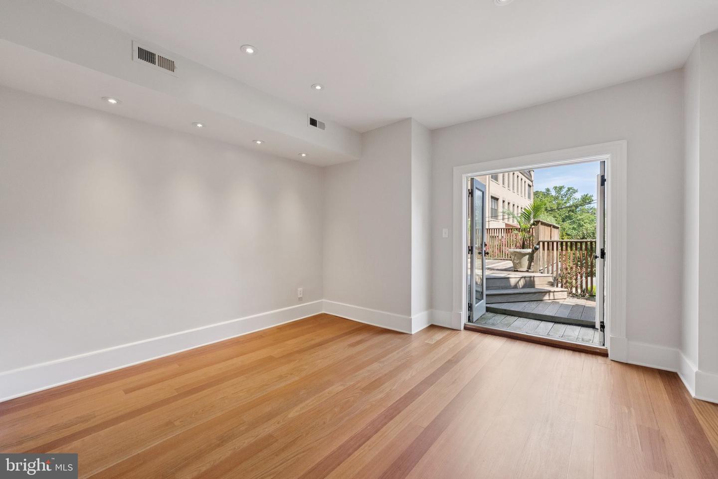 1849 CALVERT ST NW, WASHINGTON, District Of Columbia 20009, 4 Bedrooms Bedrooms, ,3 BathroomsBathrooms,Residential,For sale,1849 CALVERT ST NW,DCDC2210836 MLS # DCDC2210836