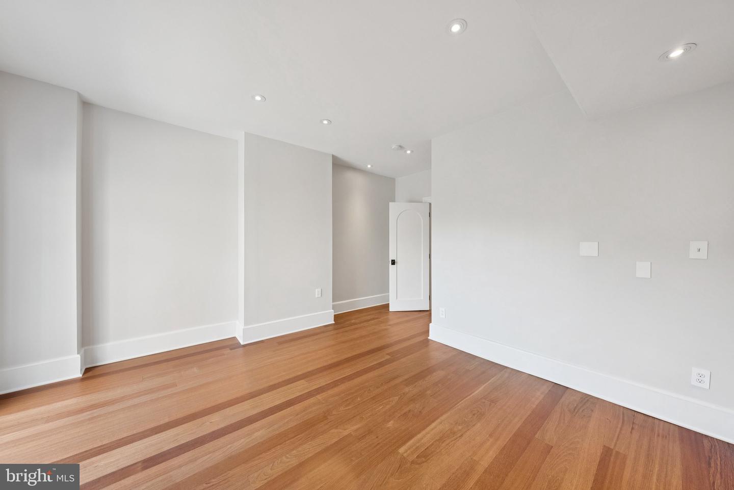 1849 CALVERT ST NW, WASHINGTON, District Of Columbia 20009, 4 Bedrooms Bedrooms, ,3 BathroomsBathrooms,Residential,For sale,1849 CALVERT ST NW,DCDC2210836 MLS # DCDC2210836