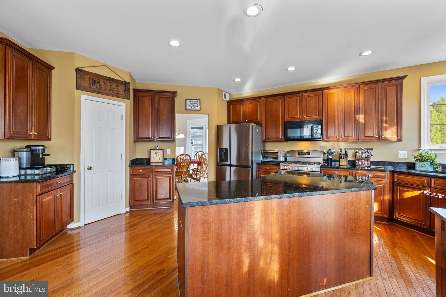 9024 WOODPECKER CT, GAINESVILLE, Virginia 20155, 6 Bedrooms Bedrooms, 3 Rooms Rooms,4 BathroomsBathrooms,Residential,For sale,9024 WOODPECKER CT,VAPW2099428 MLS # VAPW2099428