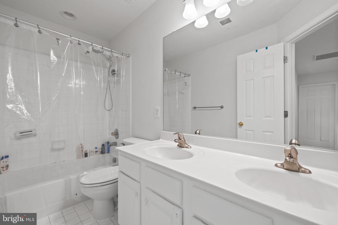 9024 WOODPECKER CT, GAINESVILLE, Virginia 20155, 6 Bedrooms Bedrooms, 3 Rooms Rooms,4 BathroomsBathrooms,Residential,For sale,9024 WOODPECKER CT,VAPW2099428 MLS # VAPW2099428