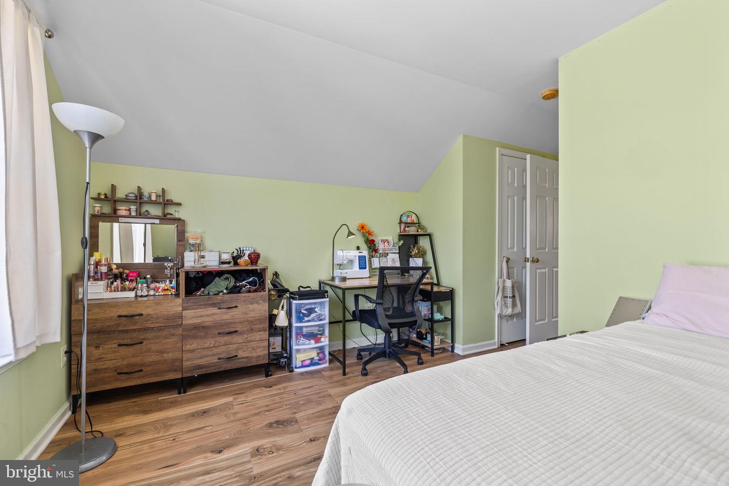 9024 WOODPECKER CT, GAINESVILLE, Virginia 20155, 6 Bedrooms Bedrooms, 3 Rooms Rooms,4 BathroomsBathrooms,Residential,For sale,9024 WOODPECKER CT,VAPW2099428 MLS # VAPW2099428