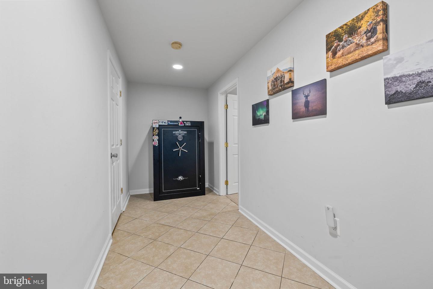 9024 WOODPECKER CT, GAINESVILLE, Virginia 20155, 6 Bedrooms Bedrooms, 3 Rooms Rooms,4 BathroomsBathrooms,Residential,For sale,9024 WOODPECKER CT,VAPW2099428 MLS # VAPW2099428