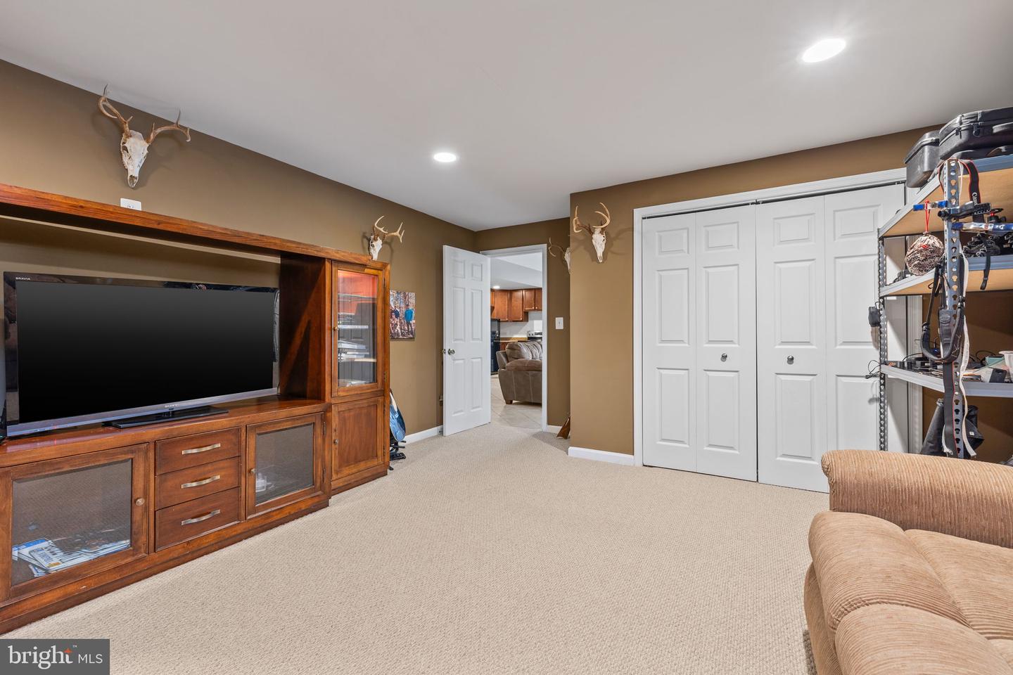 9024 WOODPECKER CT, GAINESVILLE, Virginia 20155, 6 Bedrooms Bedrooms, 3 Rooms Rooms,4 BathroomsBathrooms,Residential,For sale,9024 WOODPECKER CT,VAPW2099428 MLS # VAPW2099428