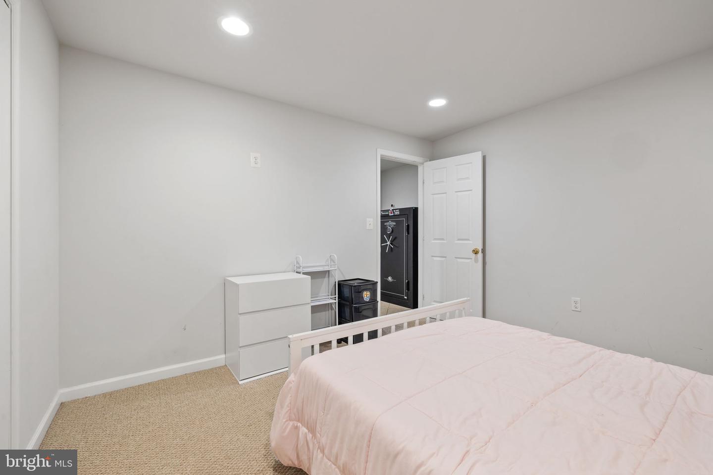 9024 WOODPECKER CT, GAINESVILLE, Virginia 20155, 6 Bedrooms Bedrooms, 3 Rooms Rooms,4 BathroomsBathrooms,Residential,For sale,9024 WOODPECKER CT,VAPW2099428 MLS # VAPW2099428