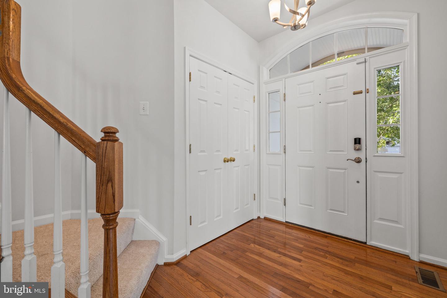 9024 WOODPECKER CT, GAINESVILLE, Virginia 20155, 6 Bedrooms Bedrooms, 3 Rooms Rooms,4 BathroomsBathrooms,Residential,For sale,9024 WOODPECKER CT,VAPW2099428 MLS # VAPW2099428