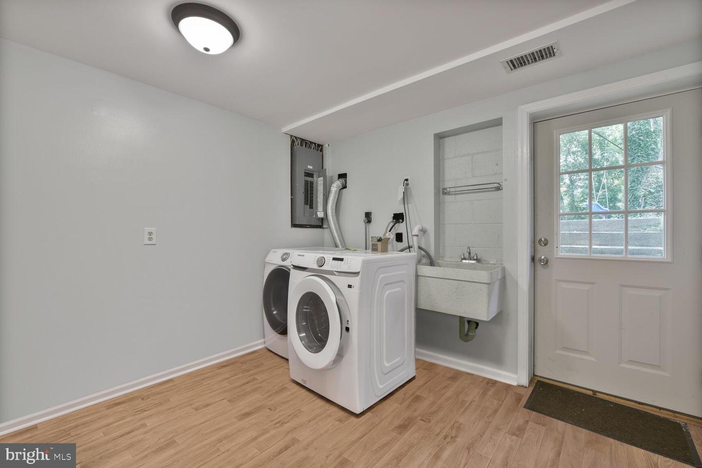 341 S 26TH ST, PURCELLVILLE, Virginia 20132, 4 Bedrooms Bedrooms, ,3 BathroomsBathrooms,Residential,For sale,341 S 26TH ST,VALO2102466 MLS # VALO2102466