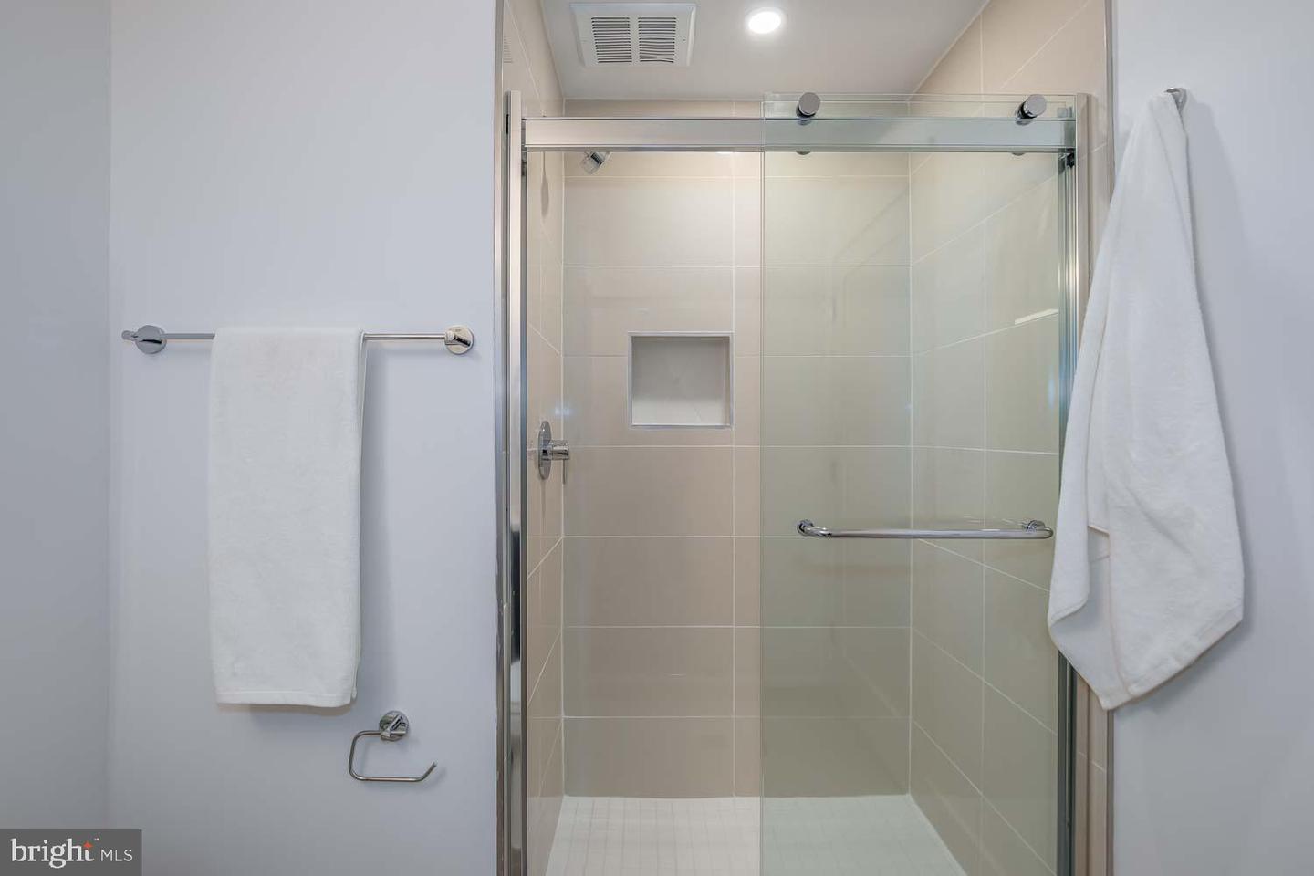 2310 4TH ST NE #4, WASHINGTON, District Of Columbia 20002, 2 Bedrooms Bedrooms, ,2 BathroomsBathrooms,Residential,For sale,2310 4TH ST NE #4,DCDC2210982 MLS # DCDC2210982