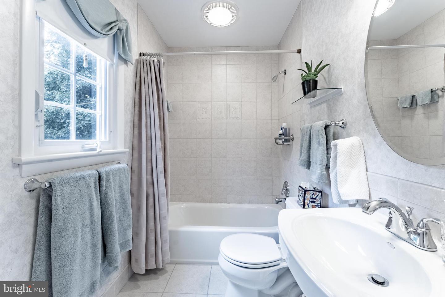 9117 SANTAYANA DR, FAIRFAX, Virginia 22031, 4 Bedrooms Bedrooms, ,2 BathroomsBathrooms,Residential,For sale,9117 SANTAYANA DR,VAFX2256412 MLS # VAFX2256412