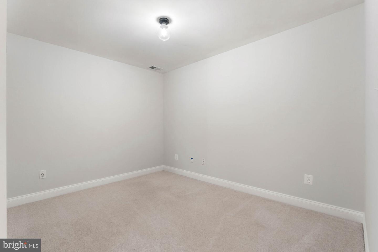 5114 KNAPP PL, ALEXANDRIA, Virginia 22304, 3 Bedrooms Bedrooms, ,2 BathroomsBathrooms,Residential,For sale,5114 KNAPP PL,VAAX2047694 MLS # VAAX2047694