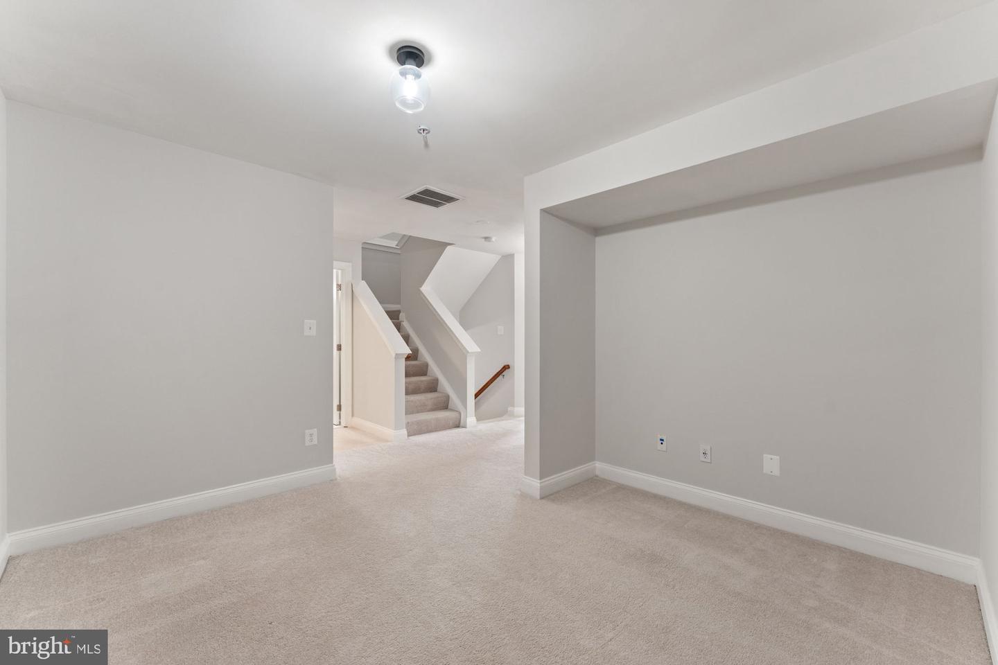5114 KNAPP PL, ALEXANDRIA, Virginia 22304, 3 Bedrooms Bedrooms, ,2 BathroomsBathrooms,Residential,For sale,5114 KNAPP PL,VAAX2047694 MLS # VAAX2047694