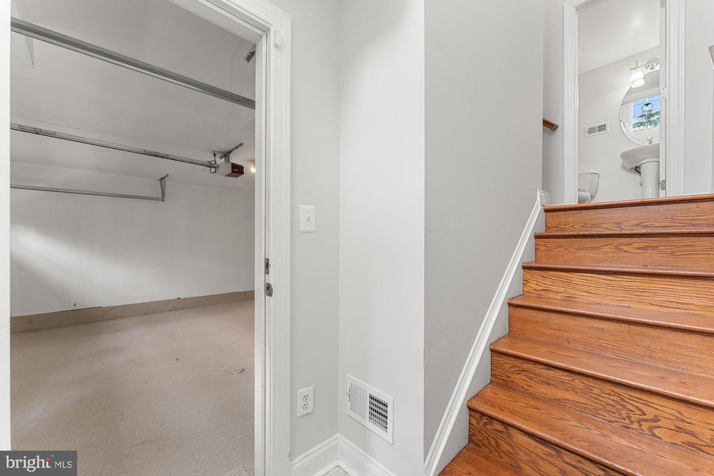 5114 KNAPP PL, ALEXANDRIA, Virginia 22304, 3 Bedrooms Bedrooms, ,2 BathroomsBathrooms,Residential,For sale,5114 KNAPP PL,VAAX2047694 MLS # VAAX2047694