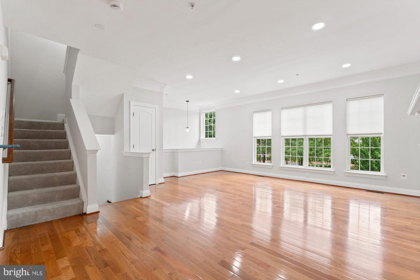 5114 KNAPP PL, ALEXANDRIA, Virginia 22304, 3 Bedrooms Bedrooms, ,2 BathroomsBathrooms,Residential,For sale,5114 KNAPP PL,VAAX2047694 MLS # VAAX2047694