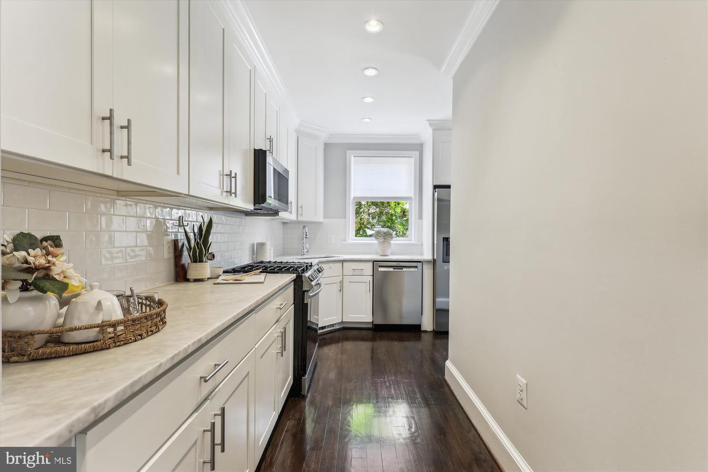 1406 FOXHALL RD NW, WASHINGTON, District Of Columbia 20007, 4 Bedrooms Bedrooms, ,3 BathroomsBathrooms,Residential,For sale,1406 FOXHALL RD NW,DCDC2211436 MLS # DCDC2211436