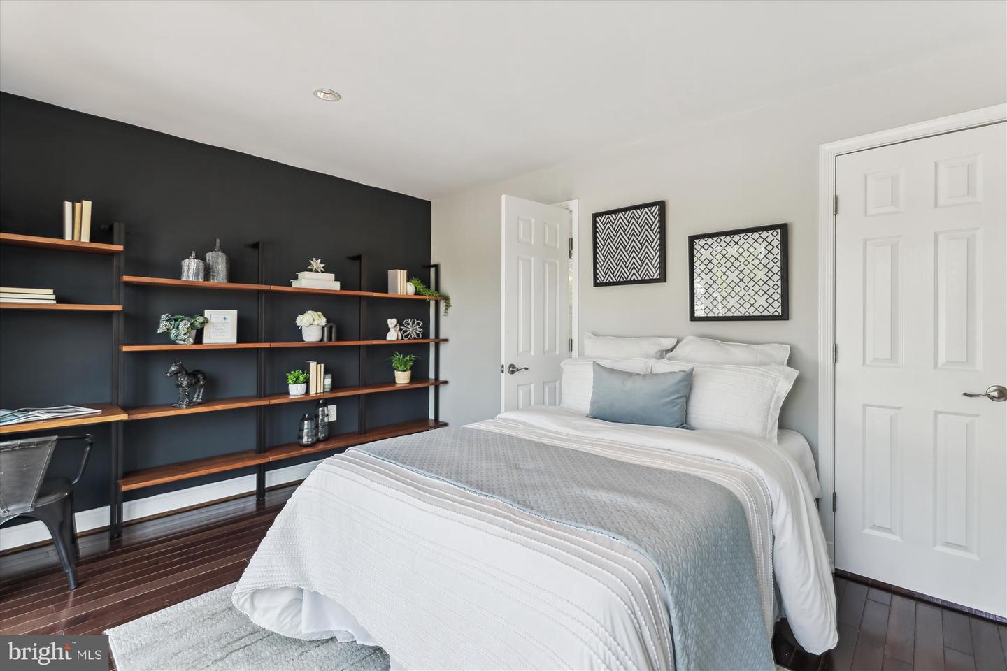 1406 FOXHALL RD NW, WASHINGTON, District Of Columbia 20007, 4 Bedrooms Bedrooms, ,3 BathroomsBathrooms,Residential,For sale,1406 FOXHALL RD NW,DCDC2211436 MLS # DCDC2211436