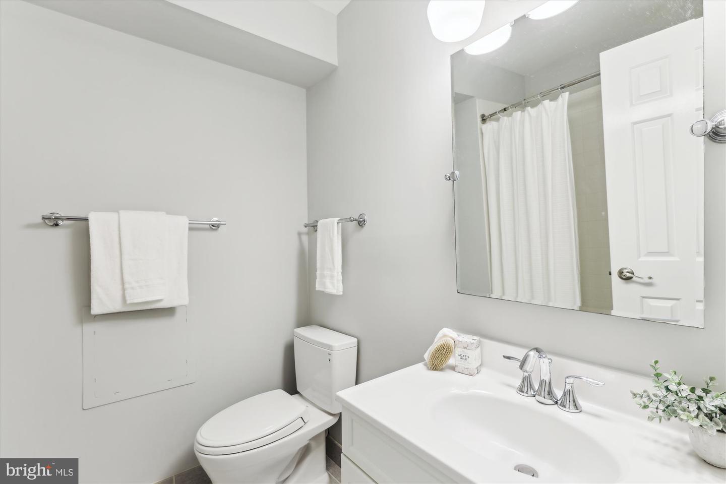 1406 FOXHALL RD NW, WASHINGTON, District Of Columbia 20007, 4 Bedrooms Bedrooms, ,3 BathroomsBathrooms,Residential,For sale,1406 FOXHALL RD NW,DCDC2211436 MLS # DCDC2211436