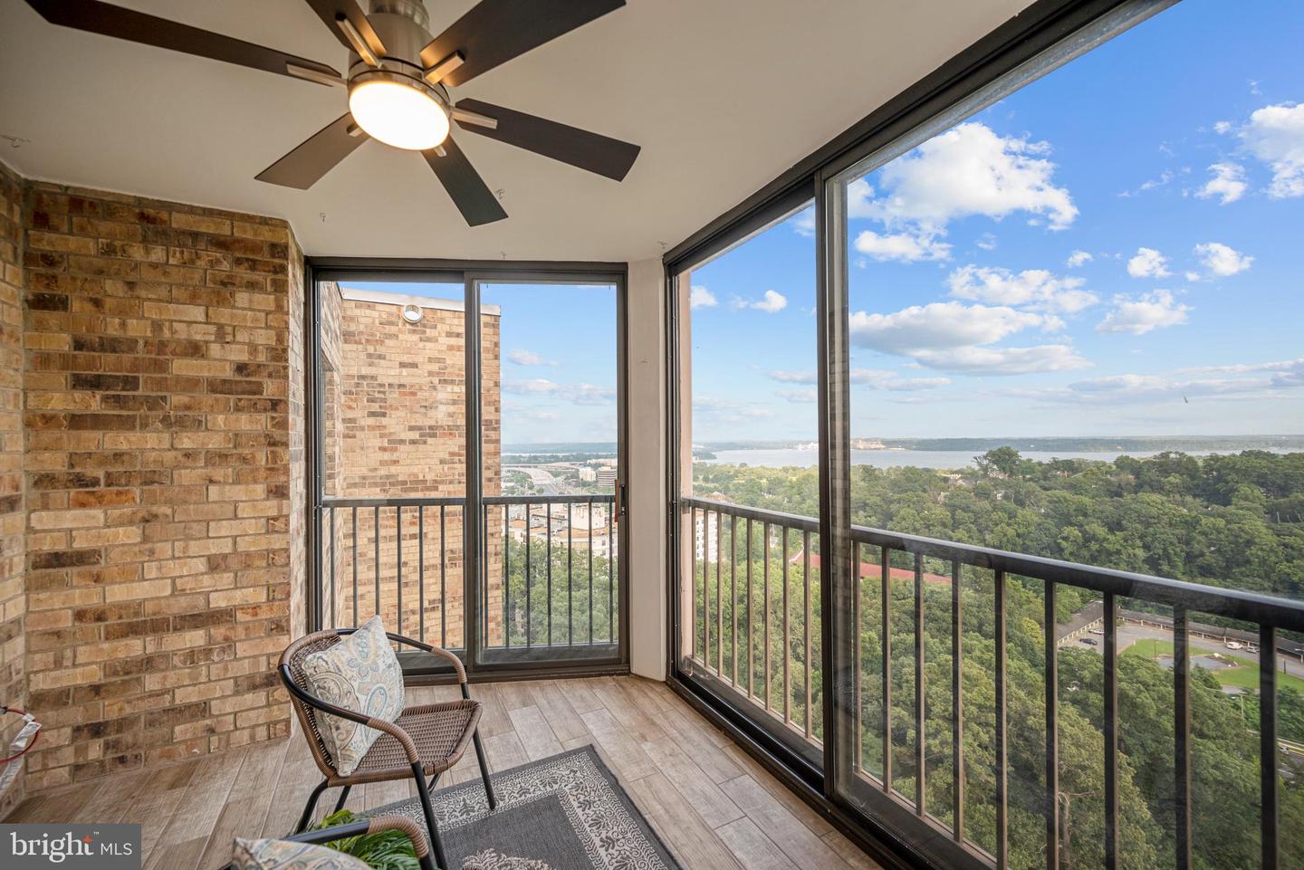 5904 MOUNT EAGLE DR #1602, ALEXANDRIA, Virginia 22303, 1 Bedroom Bedrooms, ,1 BathroomBathrooms,Residential,For sale,5904 MOUNT EAGLE DR #1602,VAFX2256782 MLS # VAFX2256782
