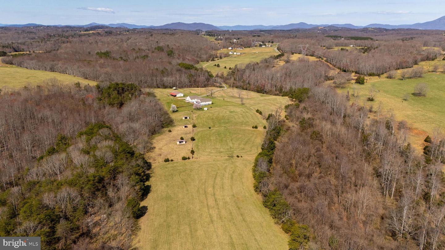 1962 MCDANIEL RD, BEDFORD, Virginia 24523, 5 Bedrooms Bedrooms, ,6 BathroomsBathrooms,Residential,For sale,1962 MCDANIEL RD,VABV2000228 MLS # VABV2000228