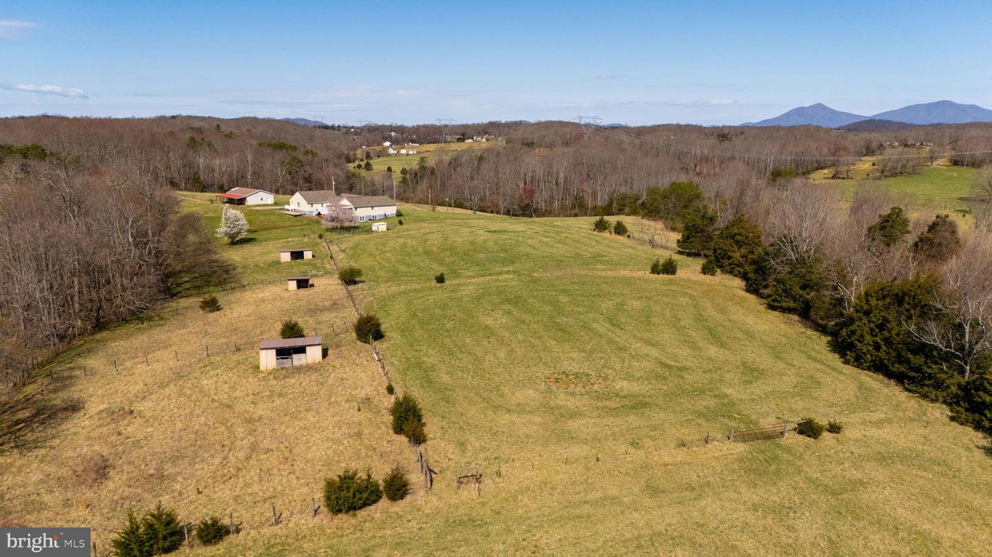 1962 MCDANIEL RD, BEDFORD, Virginia 24523, 5 Bedrooms Bedrooms, ,6 BathroomsBathrooms,Residential,For sale,1962 MCDANIEL RD,VABV2000228 MLS # VABV2000228