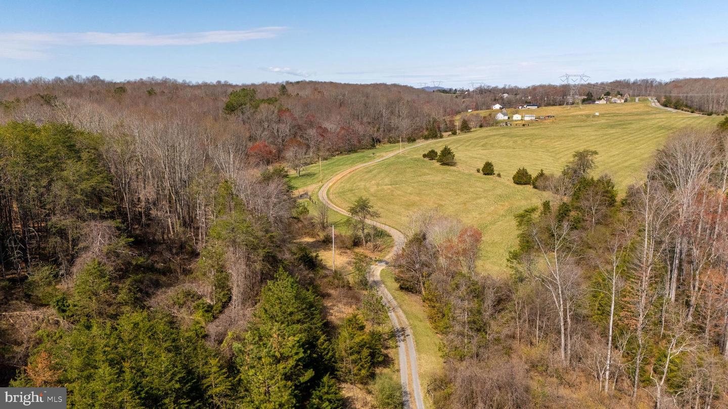 1962 MCDANIEL RD, BEDFORD, Virginia 24523, 5 Bedrooms Bedrooms, ,6 BathroomsBathrooms,Residential,For sale,1962 MCDANIEL RD,VABV2000228 MLS # VABV2000228