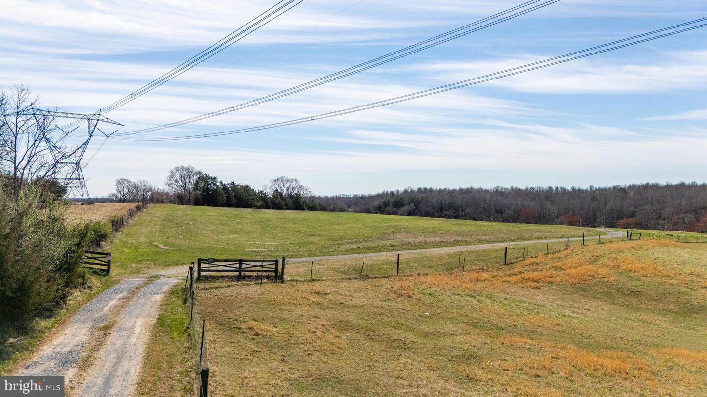 1962 MCDANIEL RD, BEDFORD, Virginia 24523, 5 Bedrooms Bedrooms, ,6 BathroomsBathrooms,Residential,For sale,1962 MCDANIEL RD,VABV2000228 MLS # VABV2000228