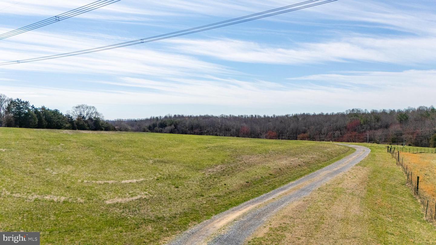 1962 MCDANIEL RD, BEDFORD, Virginia 24523, 5 Bedrooms Bedrooms, ,6 BathroomsBathrooms,Residential,For sale,1962 MCDANIEL RD,VABV2000228 MLS # VABV2000228