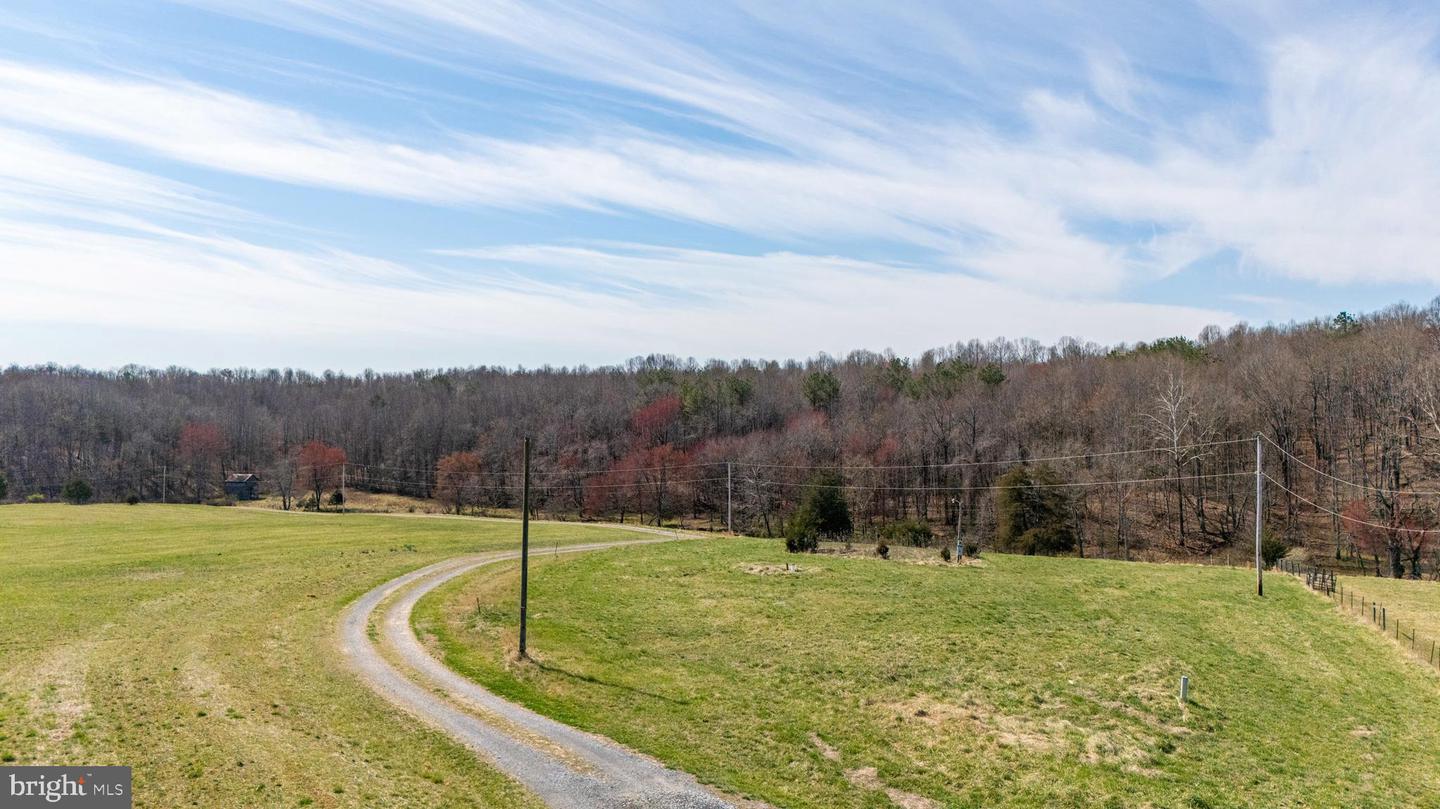1962 MCDANIEL RD, BEDFORD, Virginia 24523, 5 Bedrooms Bedrooms, ,6 BathroomsBathrooms,Residential,For sale,1962 MCDANIEL RD,VABV2000228 MLS # VABV2000228