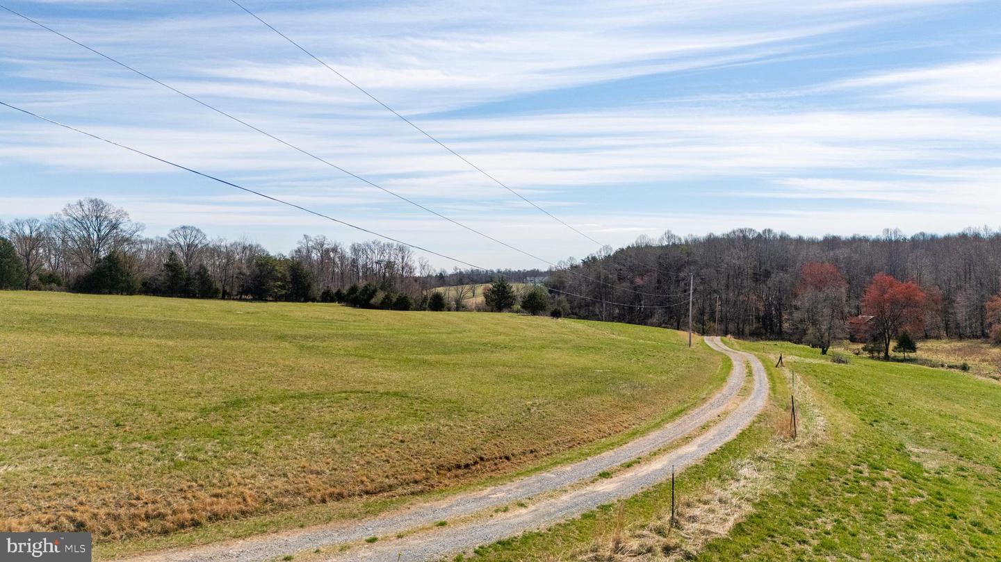 1962 MCDANIEL RD, BEDFORD, Virginia 24523, 5 Bedrooms Bedrooms, ,6 BathroomsBathrooms,Residential,For sale,1962 MCDANIEL RD,VABV2000228 MLS # VABV2000228