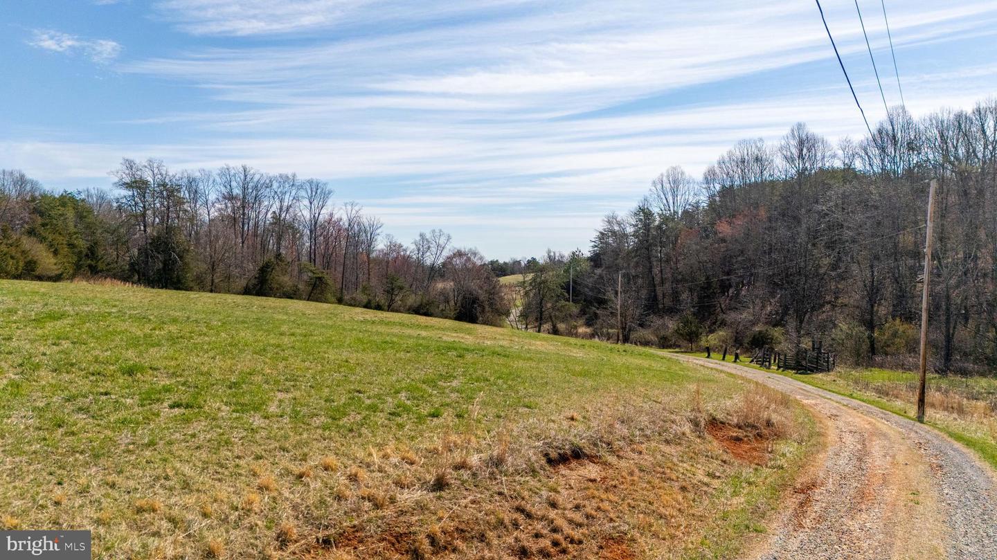 1962 MCDANIEL RD, BEDFORD, Virginia 24523, 5 Bedrooms Bedrooms, ,6 BathroomsBathrooms,Residential,For sale,1962 MCDANIEL RD,VABV2000228 MLS # VABV2000228