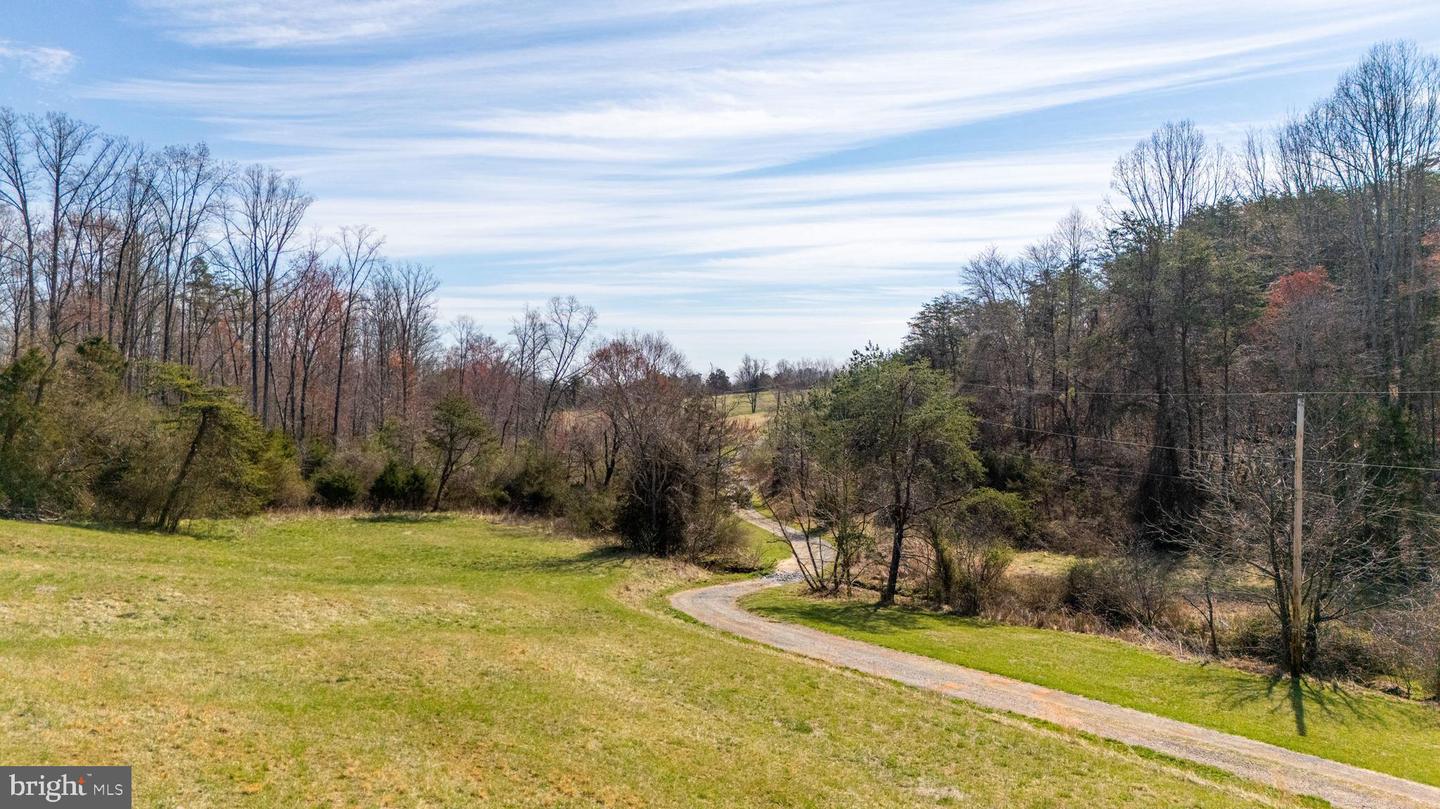 1962 MCDANIEL RD, BEDFORD, Virginia 24523, 5 Bedrooms Bedrooms, ,6 BathroomsBathrooms,Residential,For sale,1962 MCDANIEL RD,VABV2000228 MLS # VABV2000228