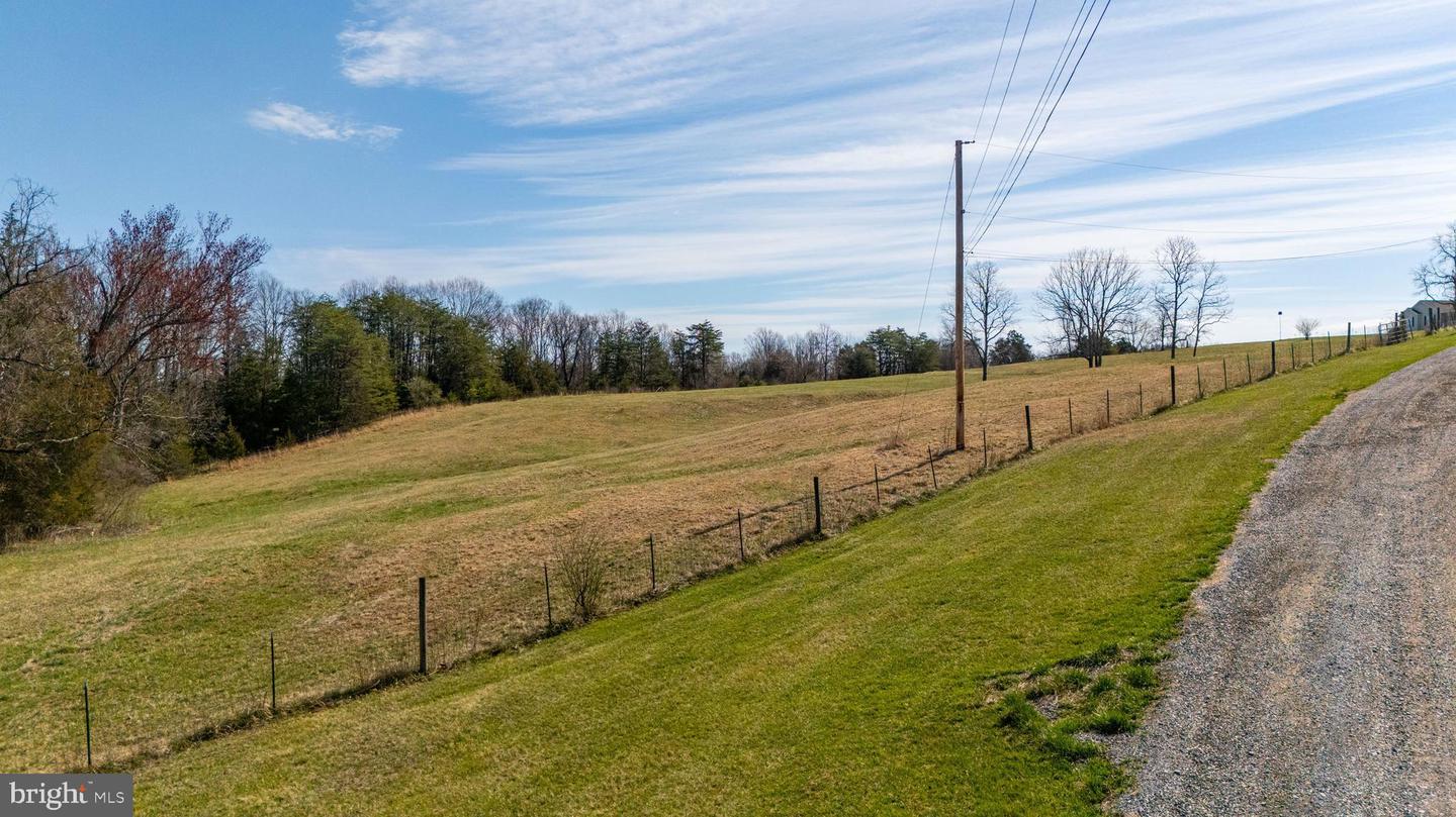 1962 MCDANIEL RD, BEDFORD, Virginia 24523, 5 Bedrooms Bedrooms, ,6 BathroomsBathrooms,Residential,For sale,1962 MCDANIEL RD,VABV2000228 MLS # VABV2000228