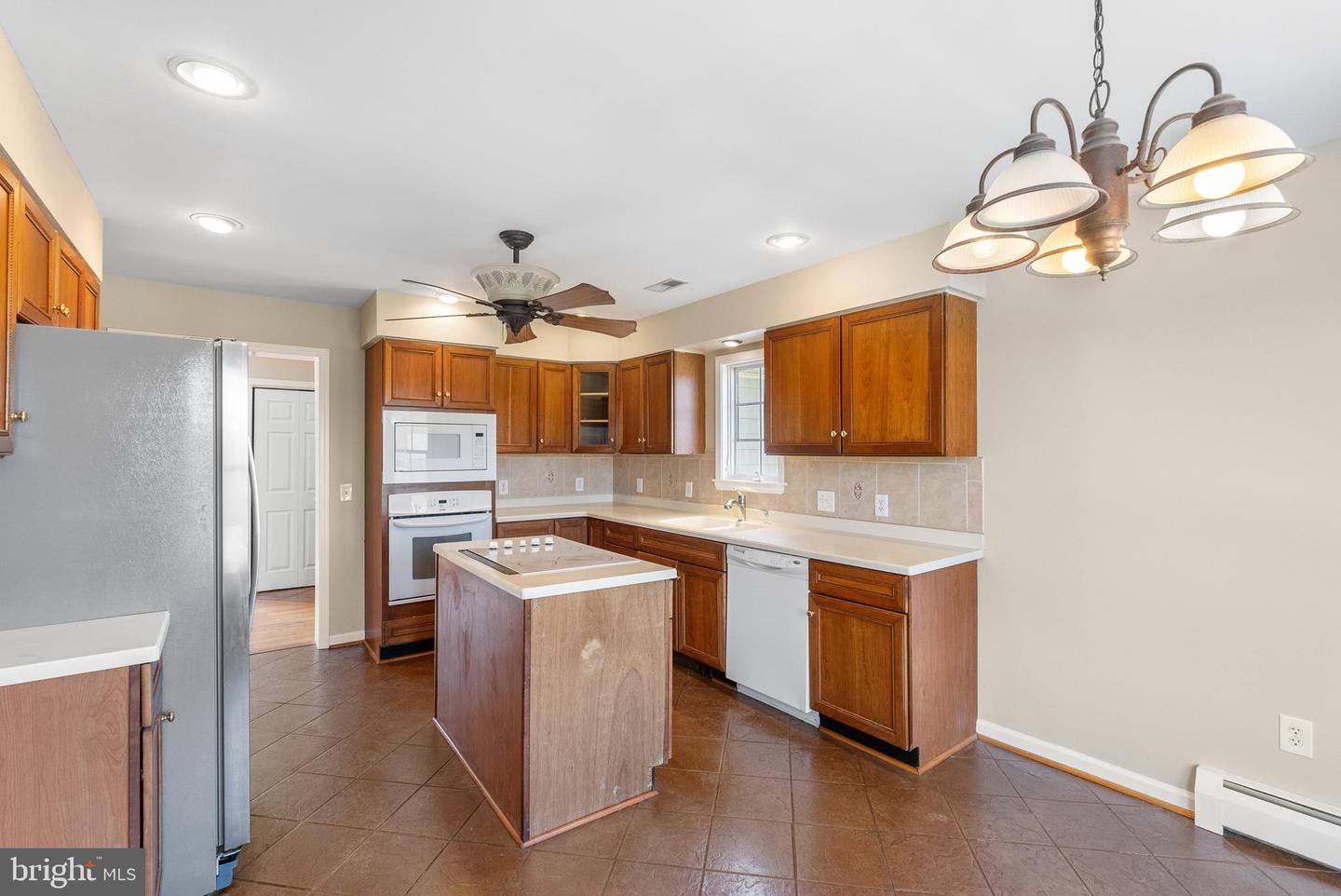 1962 MCDANIEL RD, BEDFORD, Virginia 24523, 5 Bedrooms Bedrooms, ,6 BathroomsBathrooms,Residential,For sale,1962 MCDANIEL RD,VABV2000228 MLS # VABV2000228