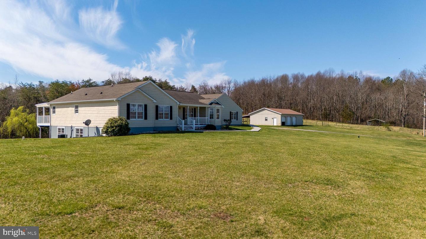 1962 MCDANIEL RD, BEDFORD, Virginia 24523, 5 Bedrooms Bedrooms, ,6 BathroomsBathrooms,Residential,For sale,1962 MCDANIEL RD,VABV2000228 MLS # VABV2000228