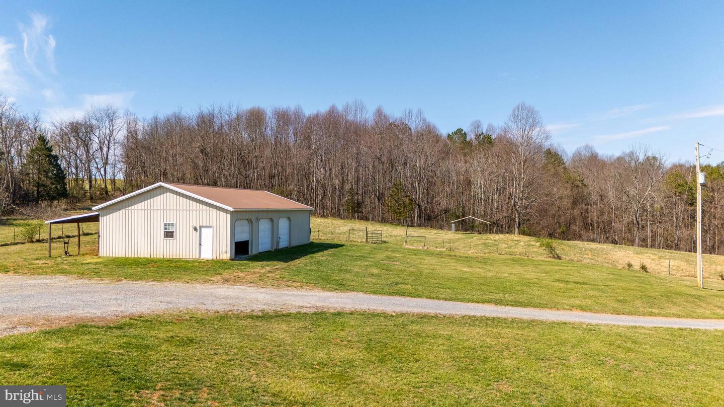 1962 MCDANIEL RD, BEDFORD, Virginia 24523, 5 Bedrooms Bedrooms, ,6 BathroomsBathrooms,Residential,For sale,1962 MCDANIEL RD,VABV2000228 MLS # VABV2000228