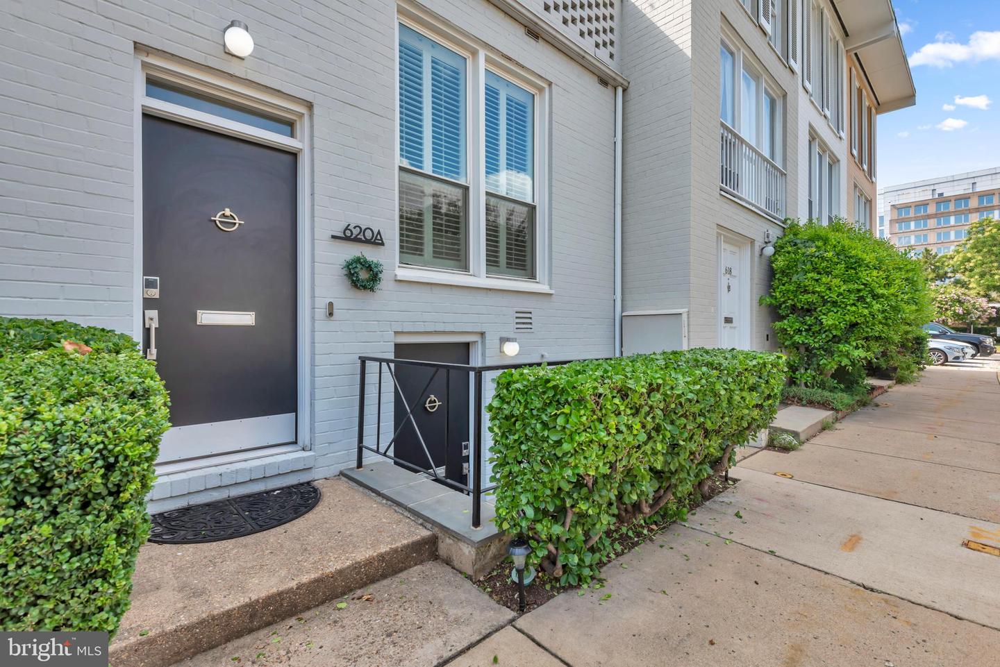 620 3RD ST SW #111, WASHINGTON, District Of Columbia 20024, 3 Bedrooms Bedrooms, ,3 BathroomsBathrooms,Residential,For sale,620 3RD ST SW #111,DCDC2211540 MLS # DCDC2211540