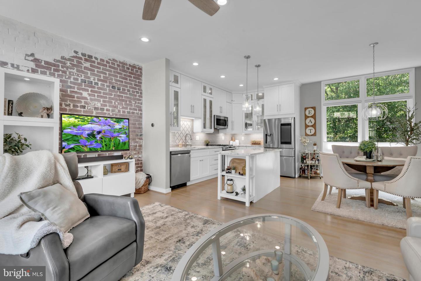 620 3RD ST SW #111, WASHINGTON, District Of Columbia 20024, 3 Bedrooms Bedrooms, ,3 BathroomsBathrooms,Residential,For sale,620 3RD ST SW #111,DCDC2211540 MLS # DCDC2211540